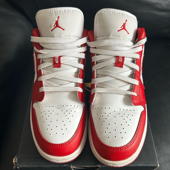 Air Jordan 1 Low (GS) Gym Red - size 7y - Picture 6 of 16